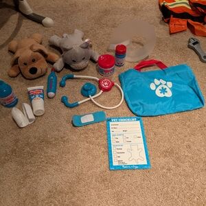 Melissa & Doug Blue Pet Vet Kit with Plush Toys